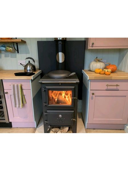 esse bakeheart in kitchen