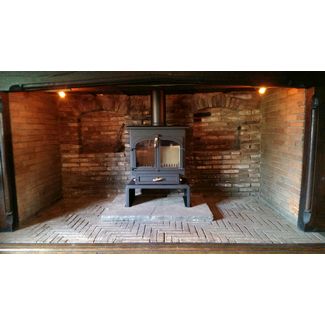 Clearview 750 on a plinth 14kw multifuel stove