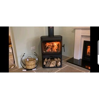 Jotul F305B 7kw woodburner on live display