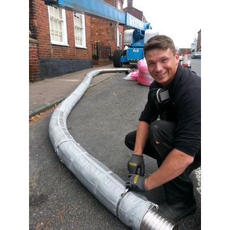 Chimwrap insulation blanket wround a stainless steel flexible liner